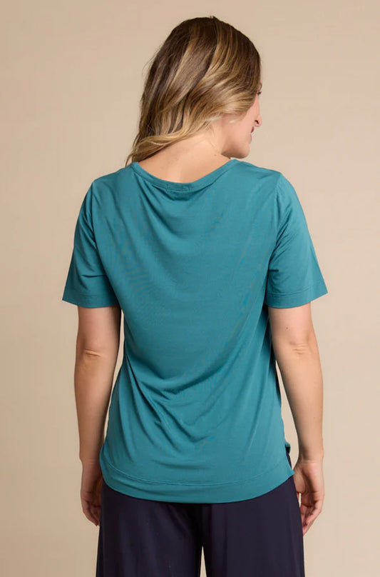 Tani Ella Peacock V-neck Tee