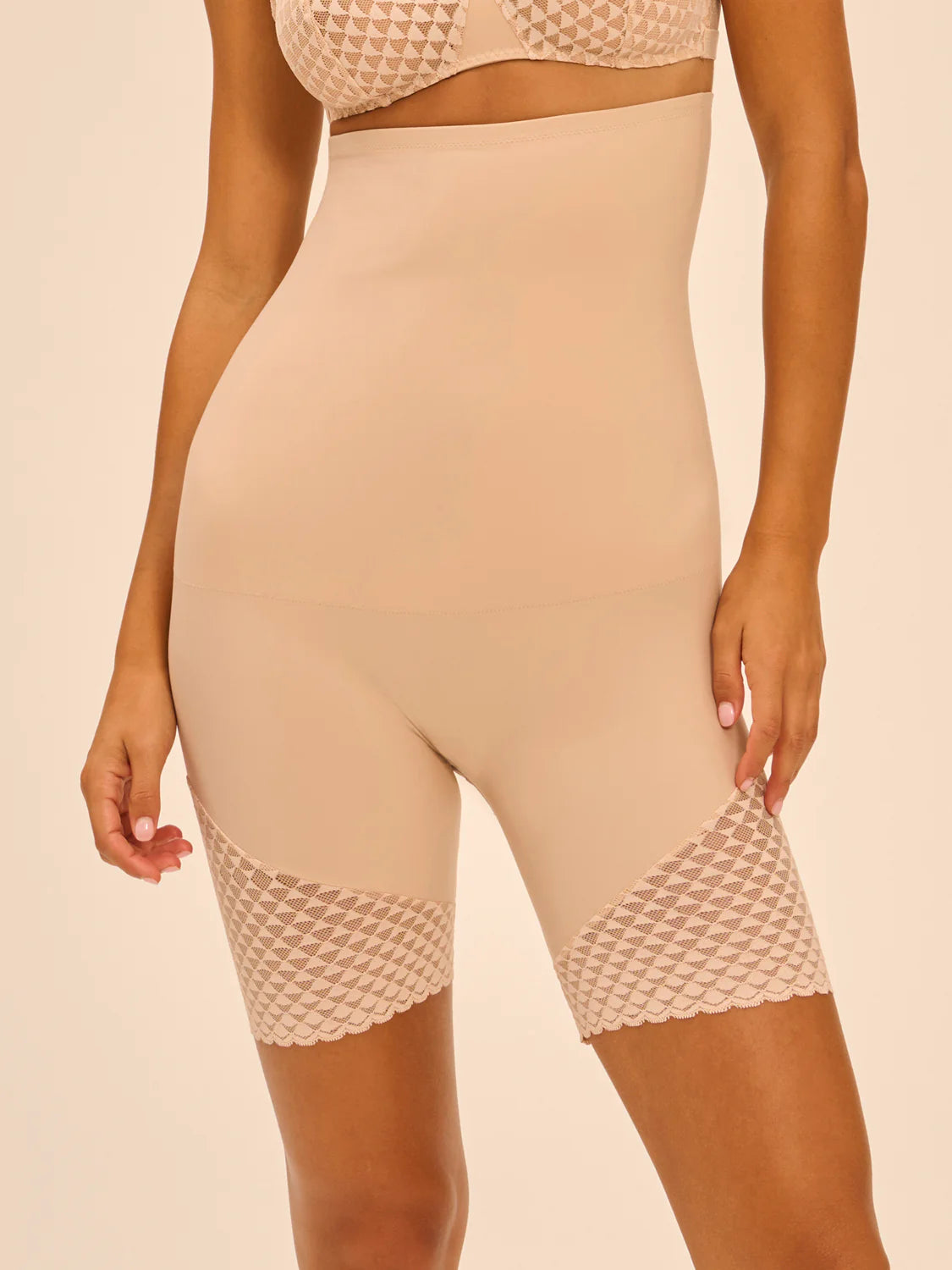 Simone Perele Subtile Black Peau Rose Shaper Short
