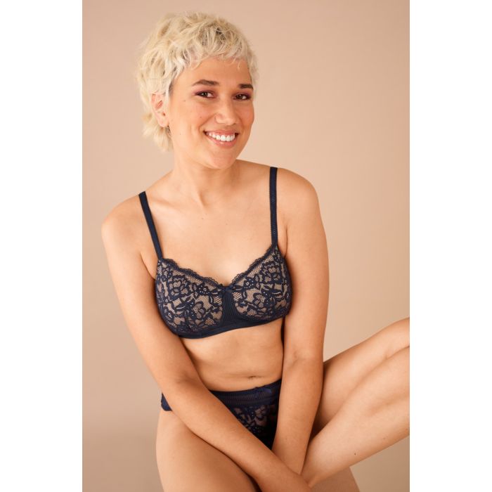 Capri Lingerie Sleepwear & Swimwear Launceston Tasmania Amoena Kyra padded contour T-shirt Wirefree Midnight Bra
