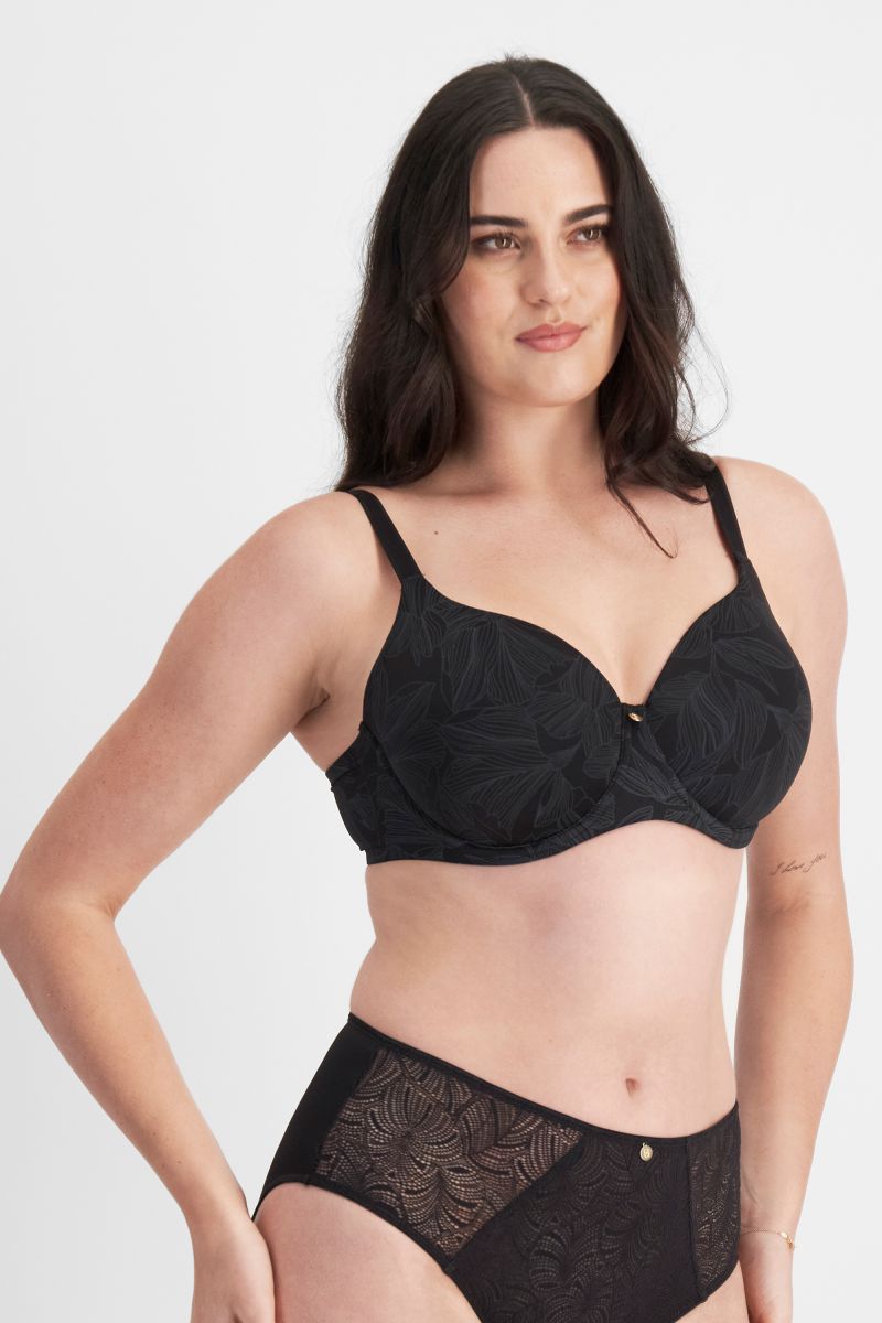Capri Lingerie Sleepwear & Swim Triumph Lift and Shape T-Shirt Bra