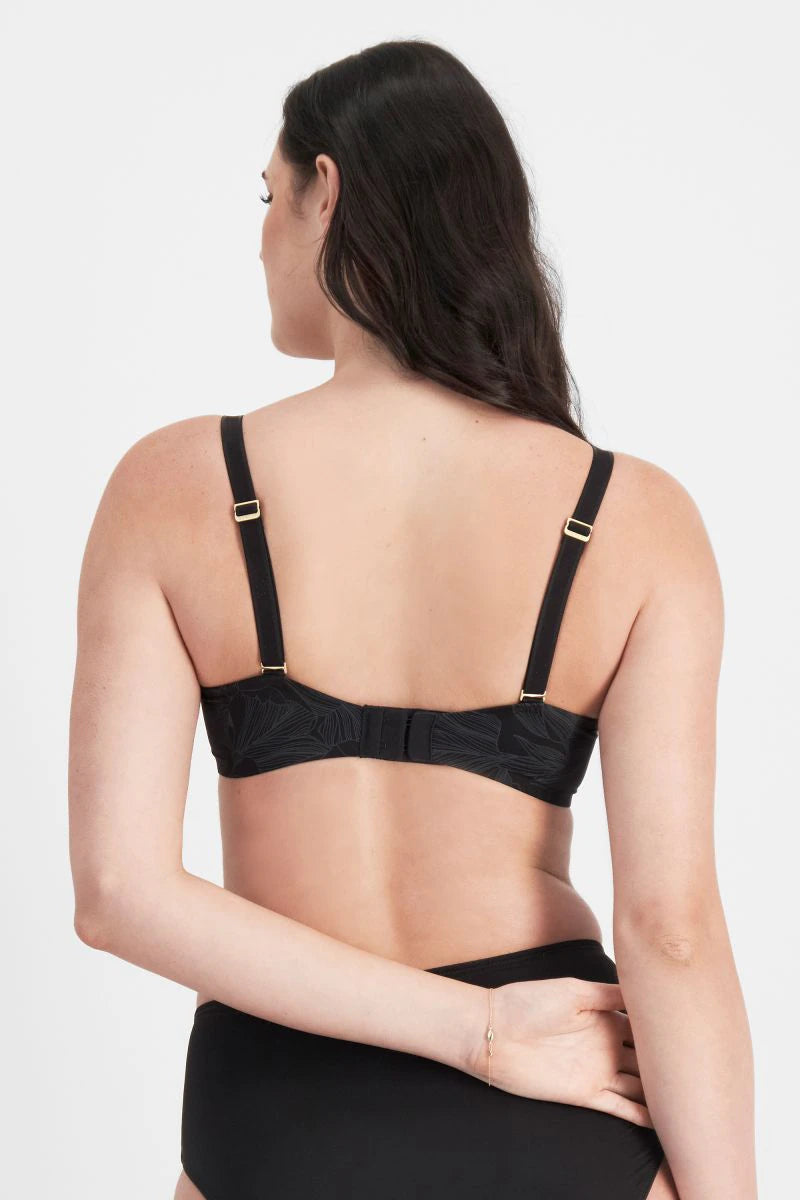 Capri Lingerie Sleepwear & Swim Triumph Lift and Shape T-Shirt Bra