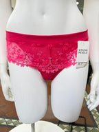 Simone Perele Intrigue Brief