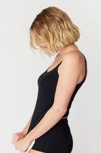 Tani Shoestring Singlet