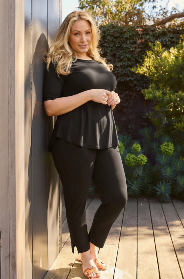 Tani Black Elbow Swing Tee