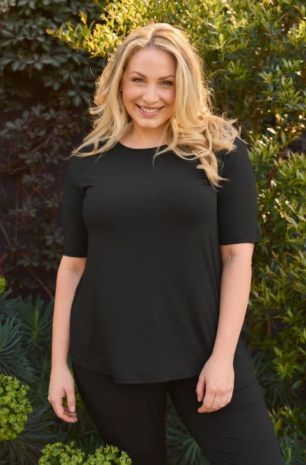 Tani Black Elbow Swing Tee