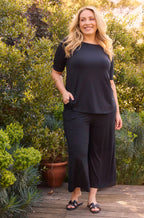 Tani Black Elbow Swing Tee