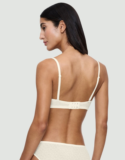 Truimph Signature Sheer Black/ Ivory Strapless